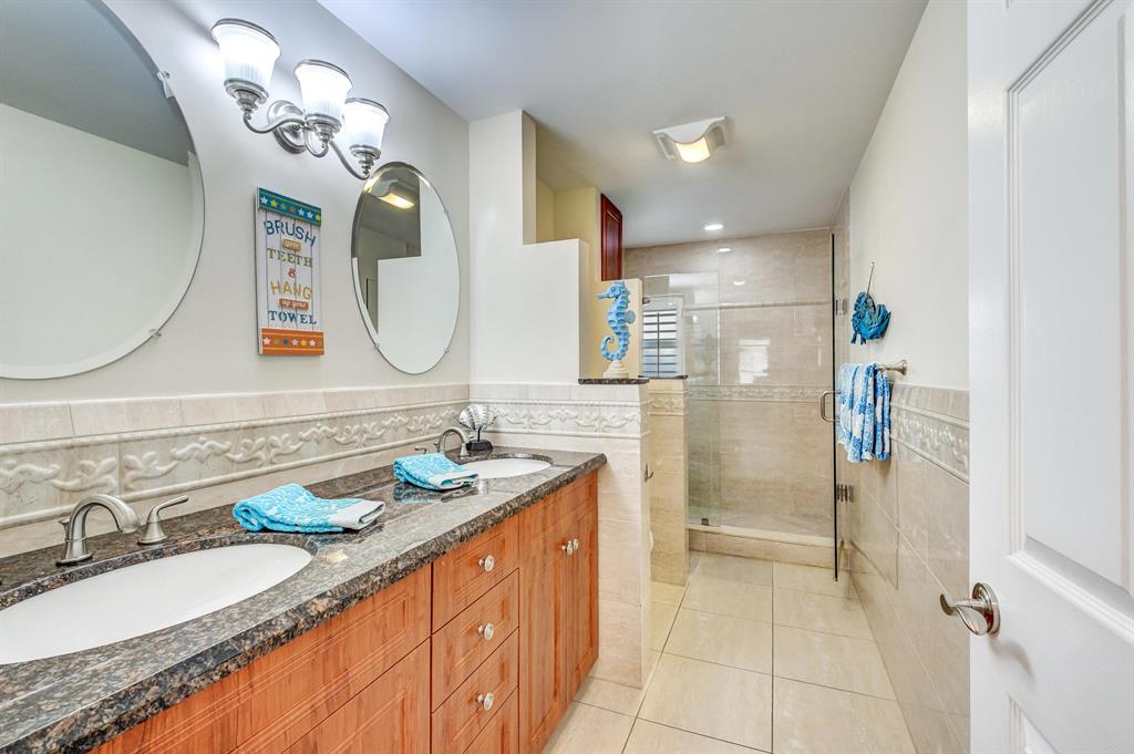 ISLAND LAKES - Residential