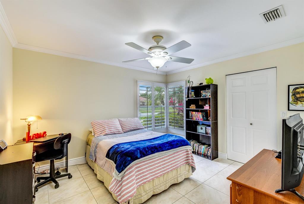 ISLAND LAKES - Residential