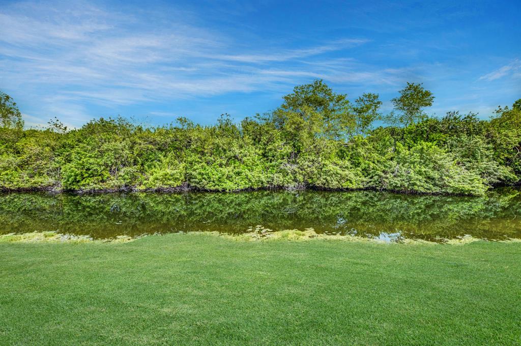 ISLAND LAKES - Residential