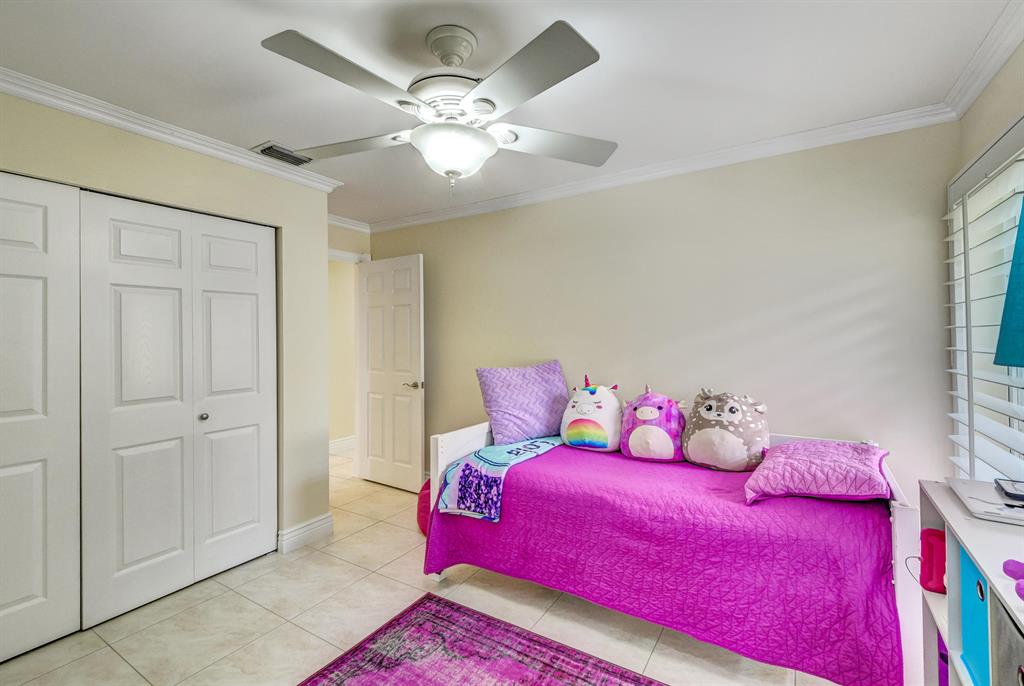 ISLAND LAKES - Residential