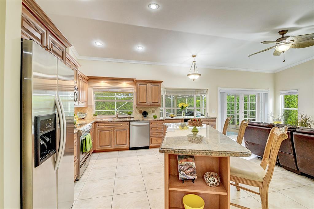 ISLAND LAKES - Residential