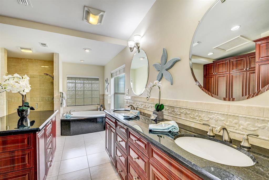 ISLAND LAKES - Residential