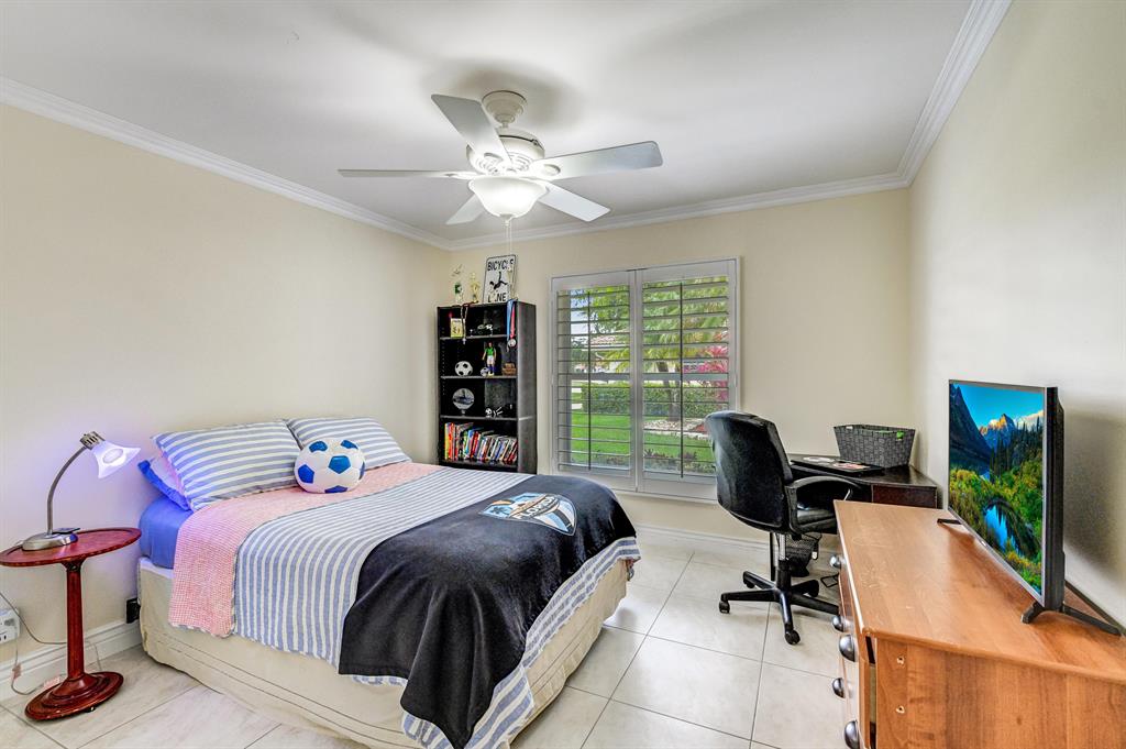 ISLAND LAKES - Residential