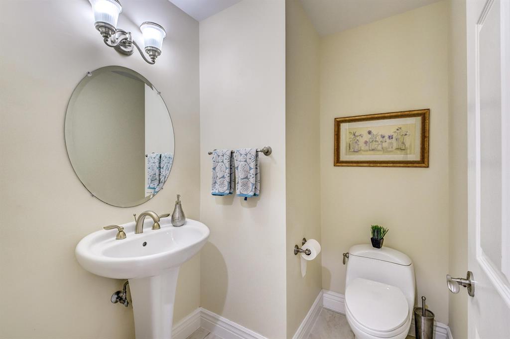 ISLAND LAKES - Residential