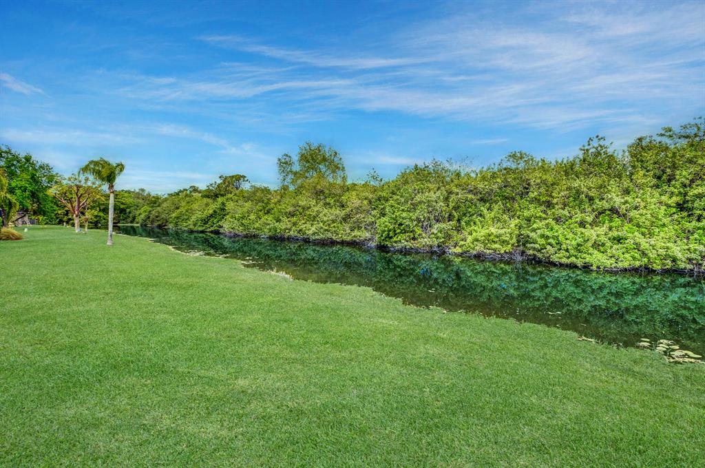 ISLAND LAKES - Residential