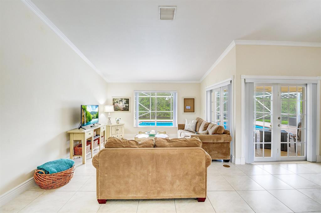 ISLAND LAKES - Residential