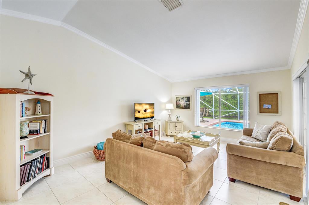 ISLAND LAKES - Residential