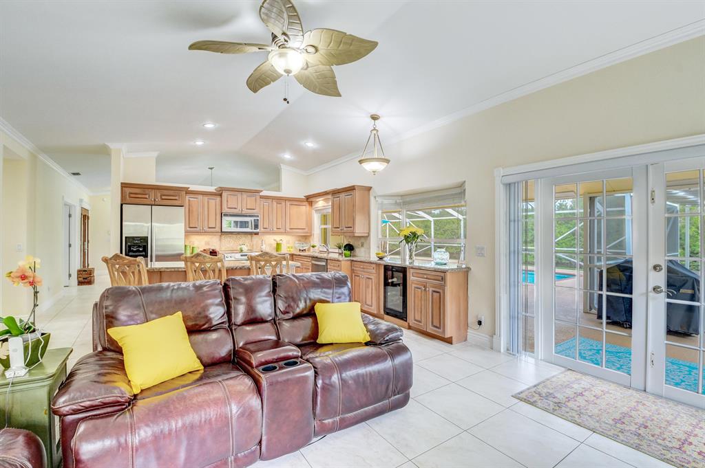 ISLAND LAKES - Residential