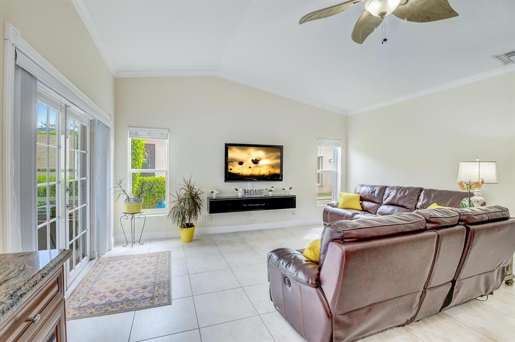 ISLAND LAKES - Residential