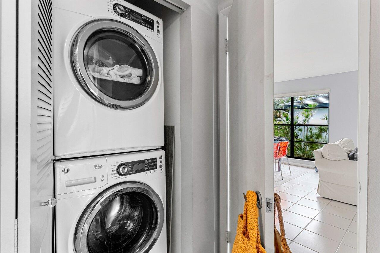 SOUTHPORT AT HUNTERS RUN - Residential