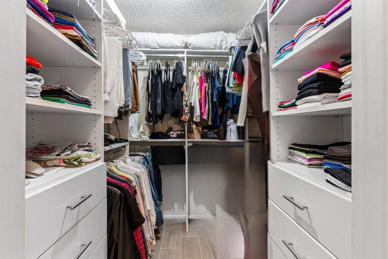 SOUTHPORT AT HUNTERS RUN - Residential