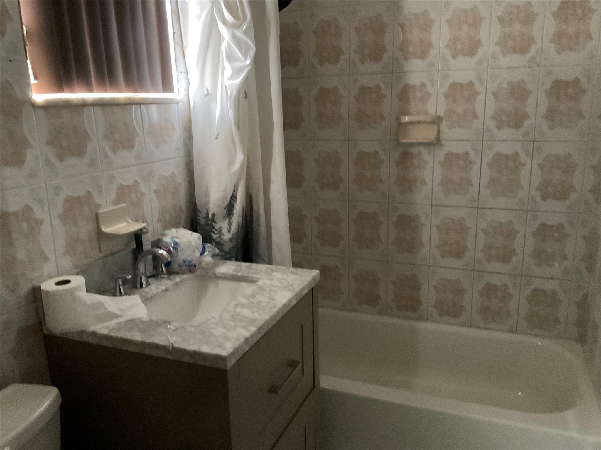 Dorsey Park First Add 21- - Residential Lease