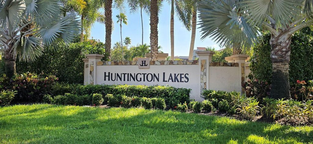 Photo of 6935 Huntington Lane, Unit 207 Ln, Delray Beach, FL 33446 (MLS # R11153209)