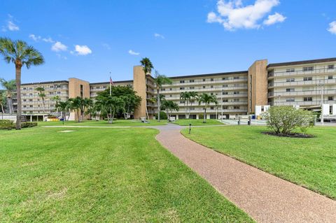 Photo of 555 NW 4th Avenue #5070, Boca Raton, FL 33432 (MLS # R11135771)