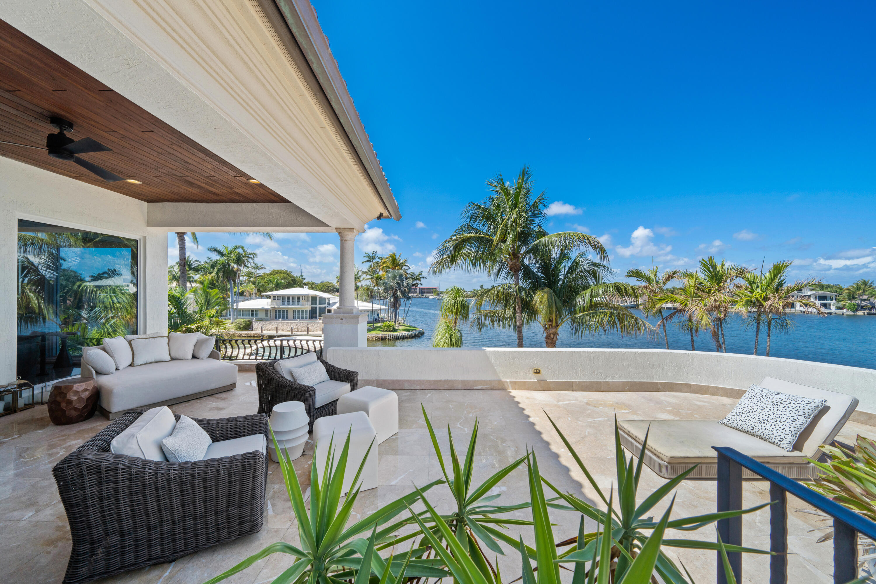 SANTA BARBARA SHORES - Residential