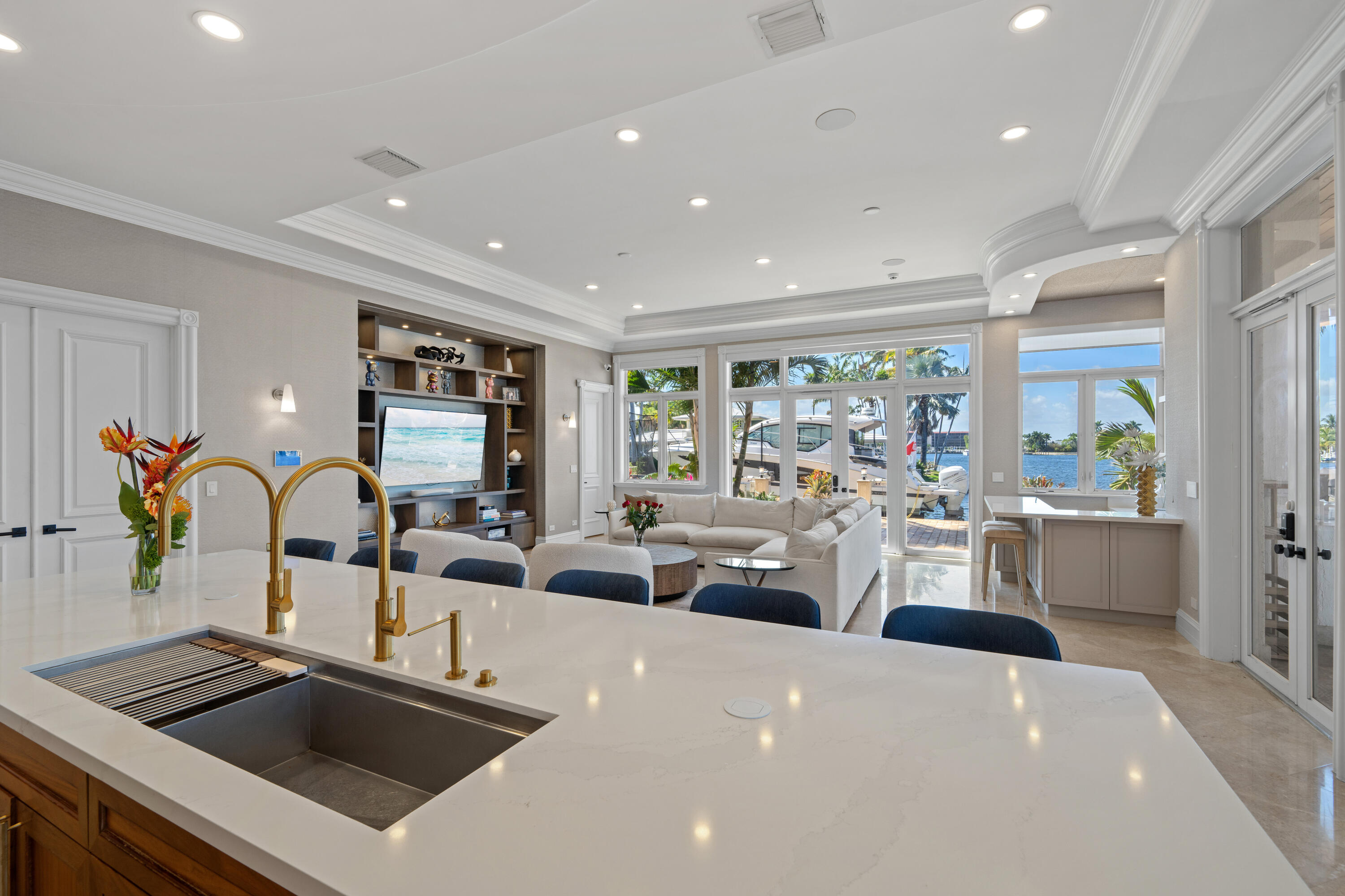 SANTA BARBARA SHORES - Residential