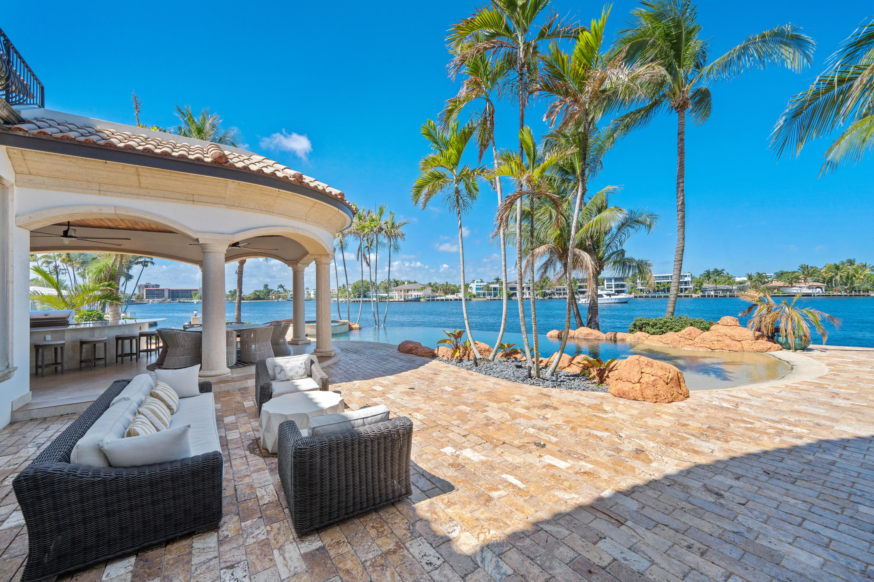 SANTA BARBARA SHORES - Residential