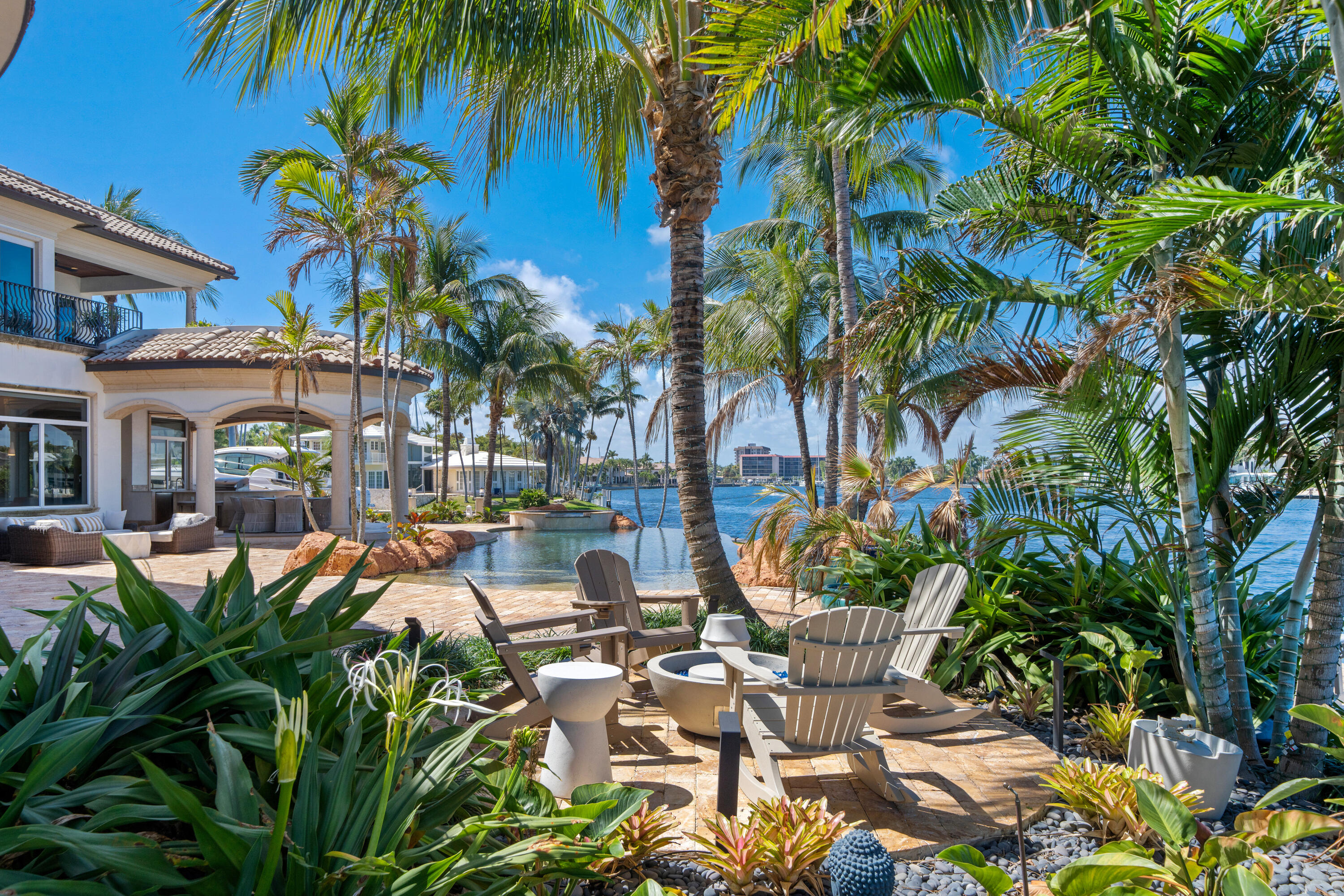 SANTA BARBARA SHORES - Residential