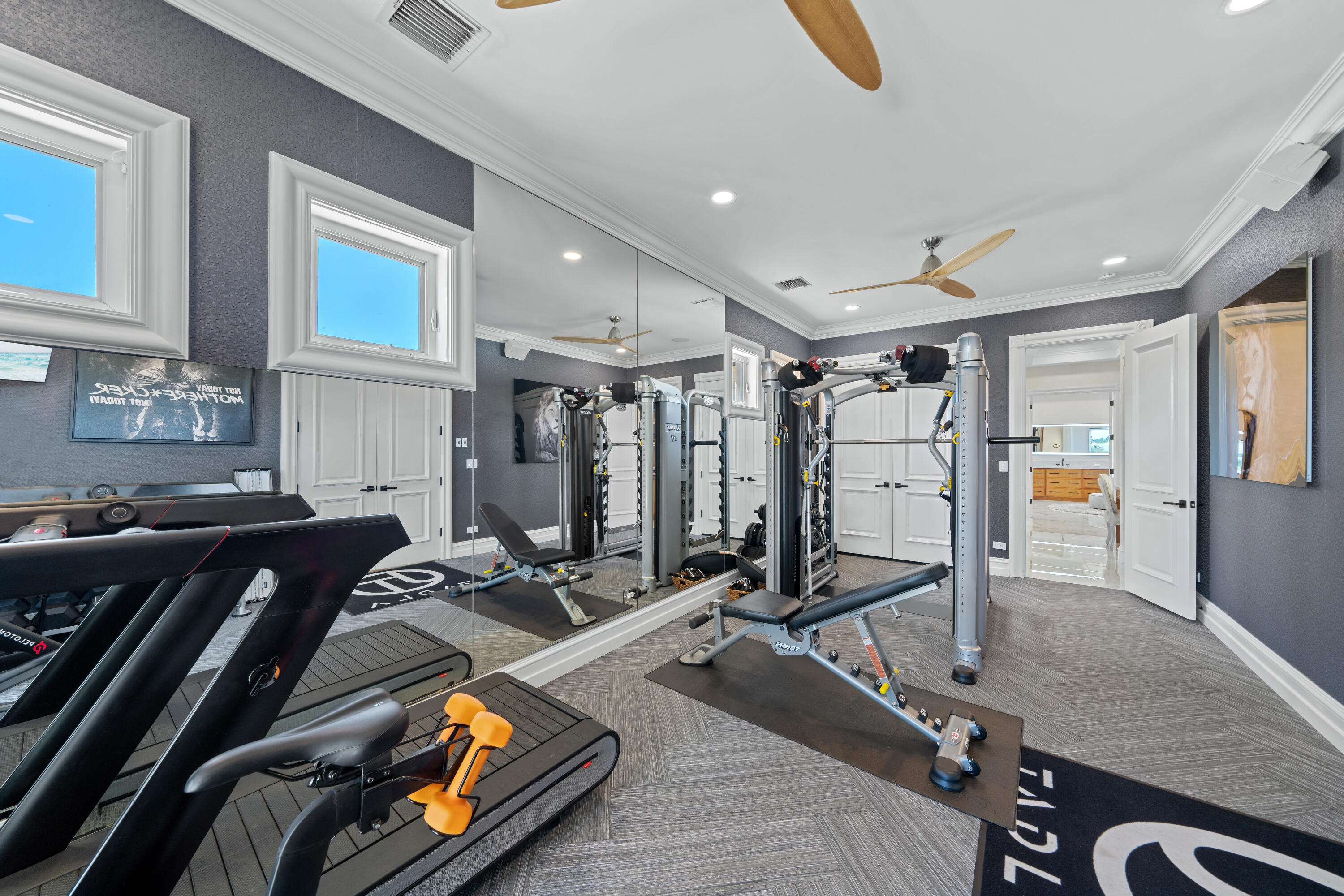 SANTA BARBARA SHORES - Residential