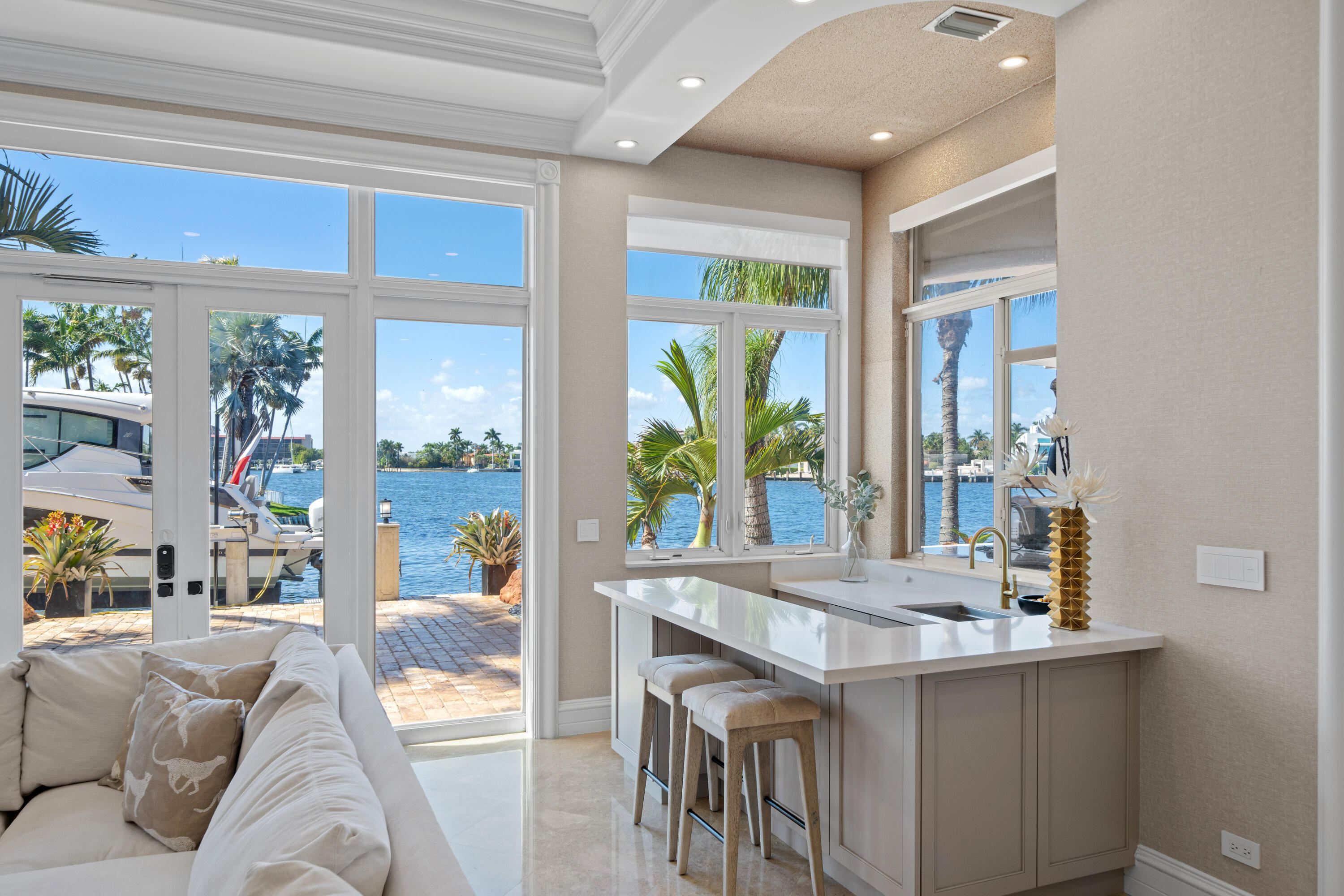 SANTA BARBARA SHORES - Residential