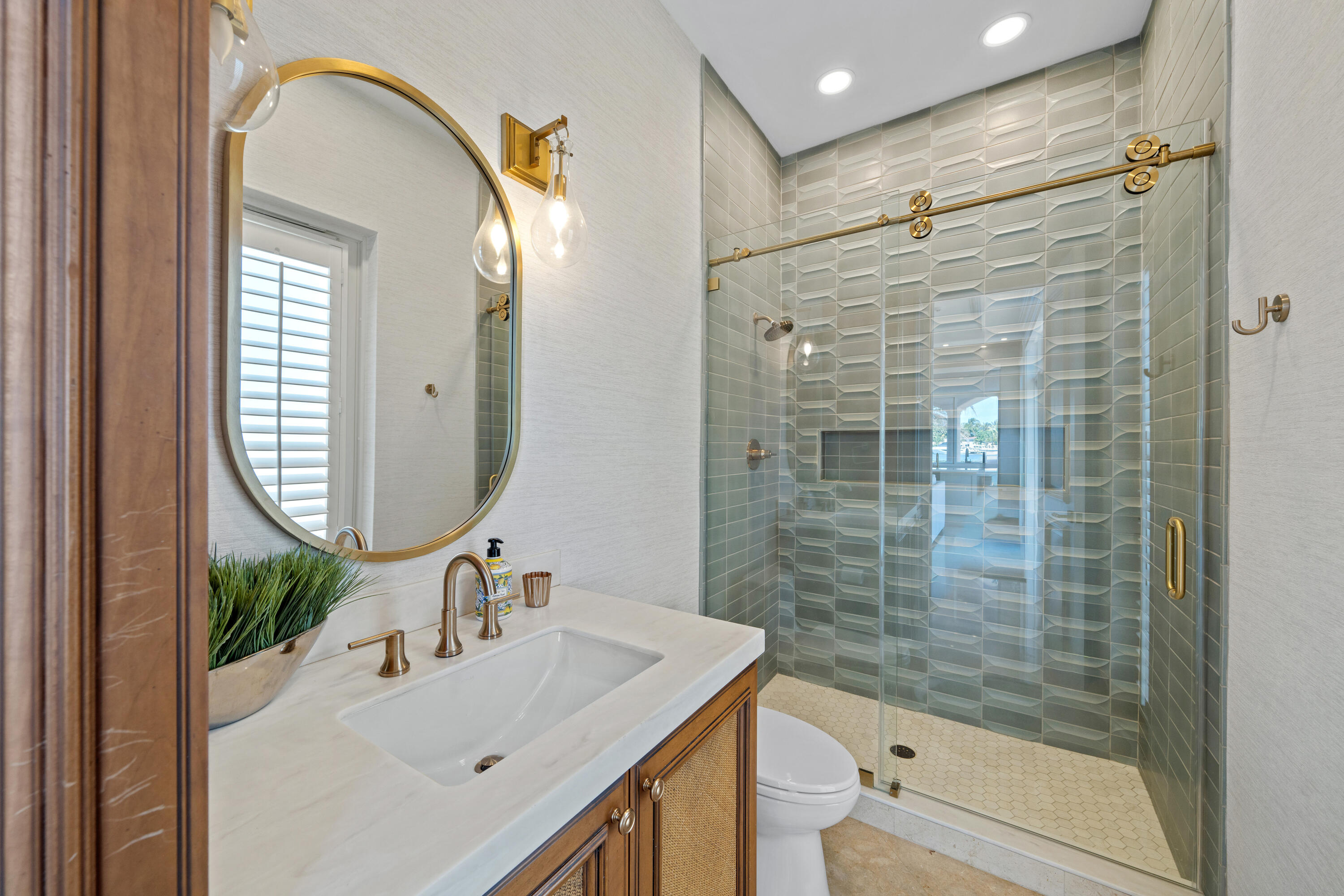 SANTA BARBARA SHORES - Residential