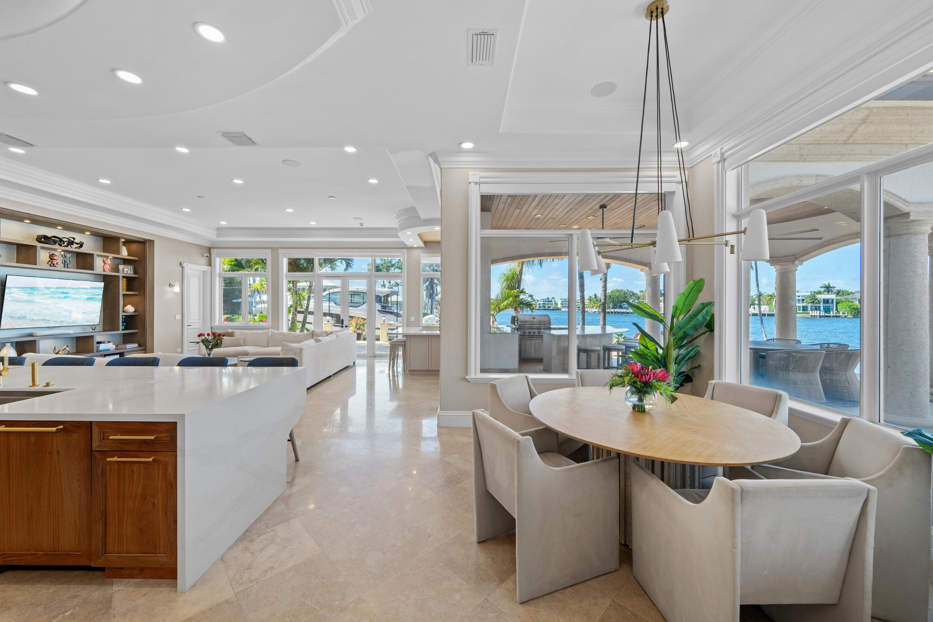 SANTA BARBARA SHORES - Residential