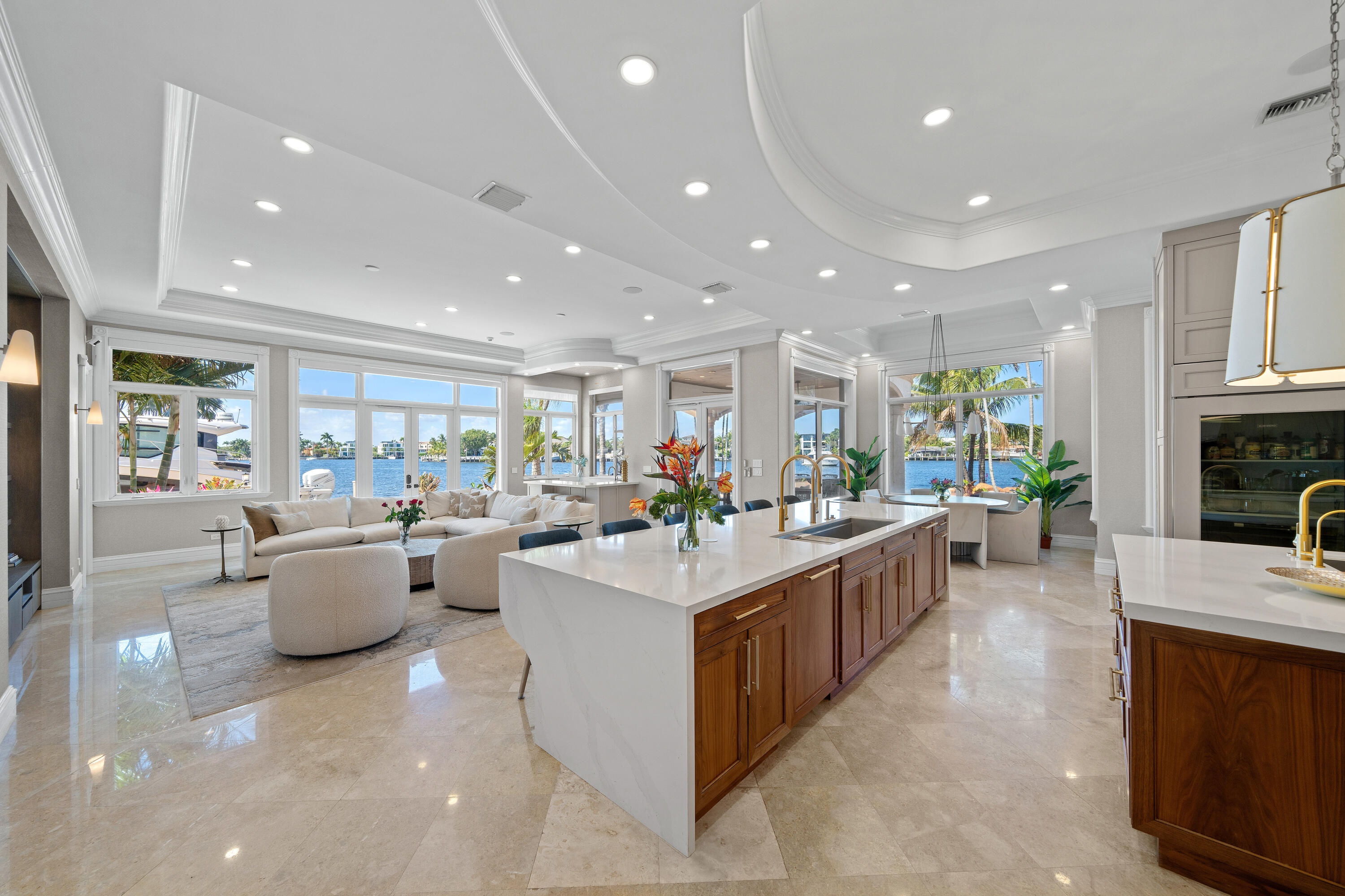 SANTA BARBARA SHORES - Residential