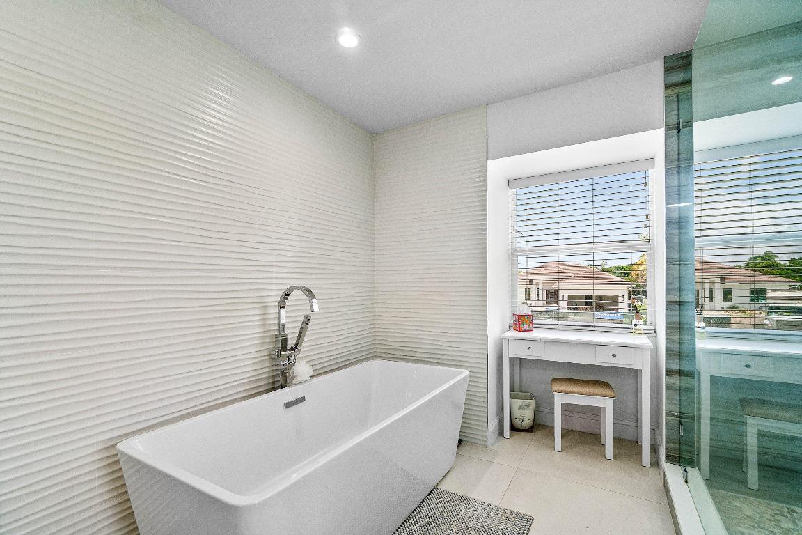 LAKE CLARKE SHORES - Residential