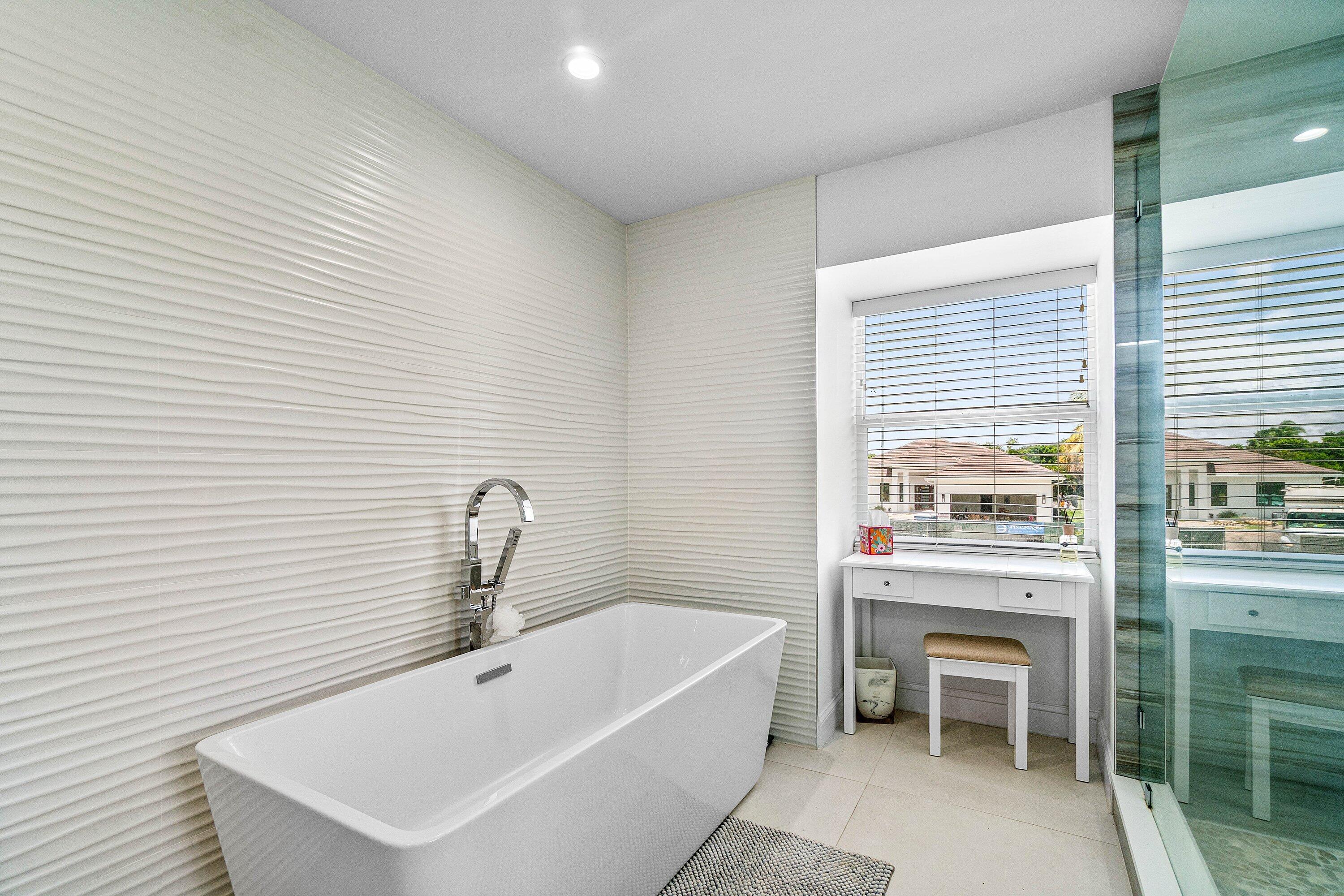 LAKE CLARKE SHORES - Residential