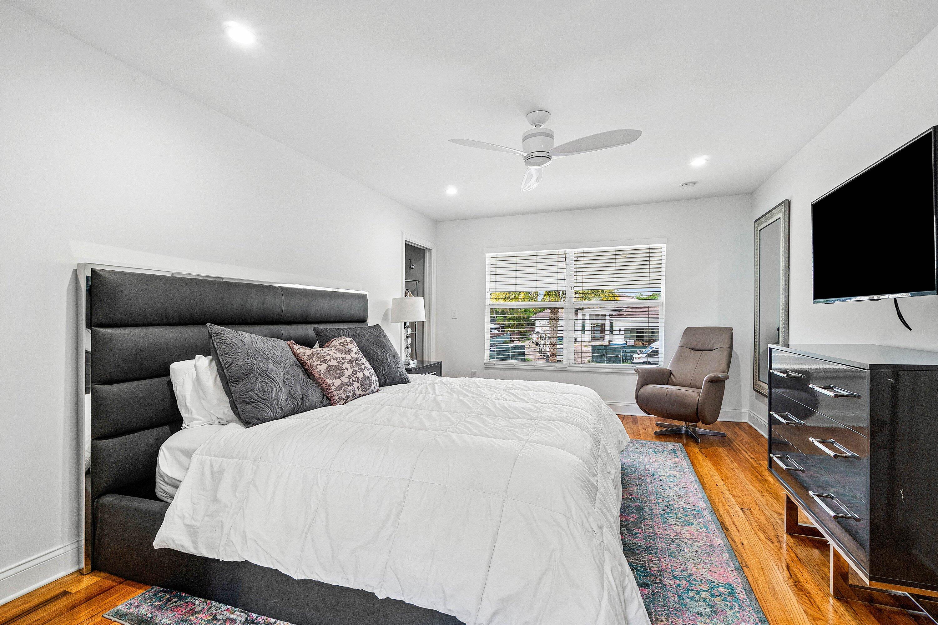 LAKE CLARKE SHORES - Residential