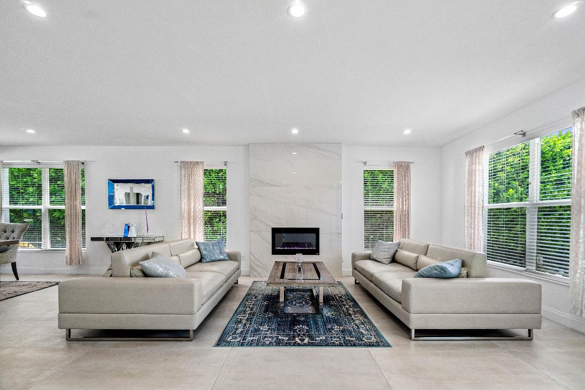 LAKE CLARKE SHORES - Residential