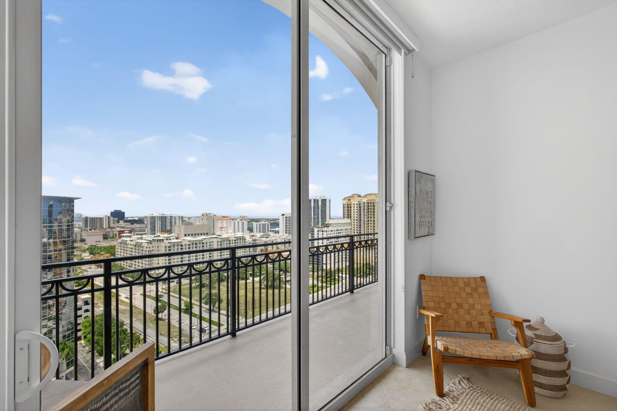 CITYPLACE SOUTH TOWER CONDO - Residential