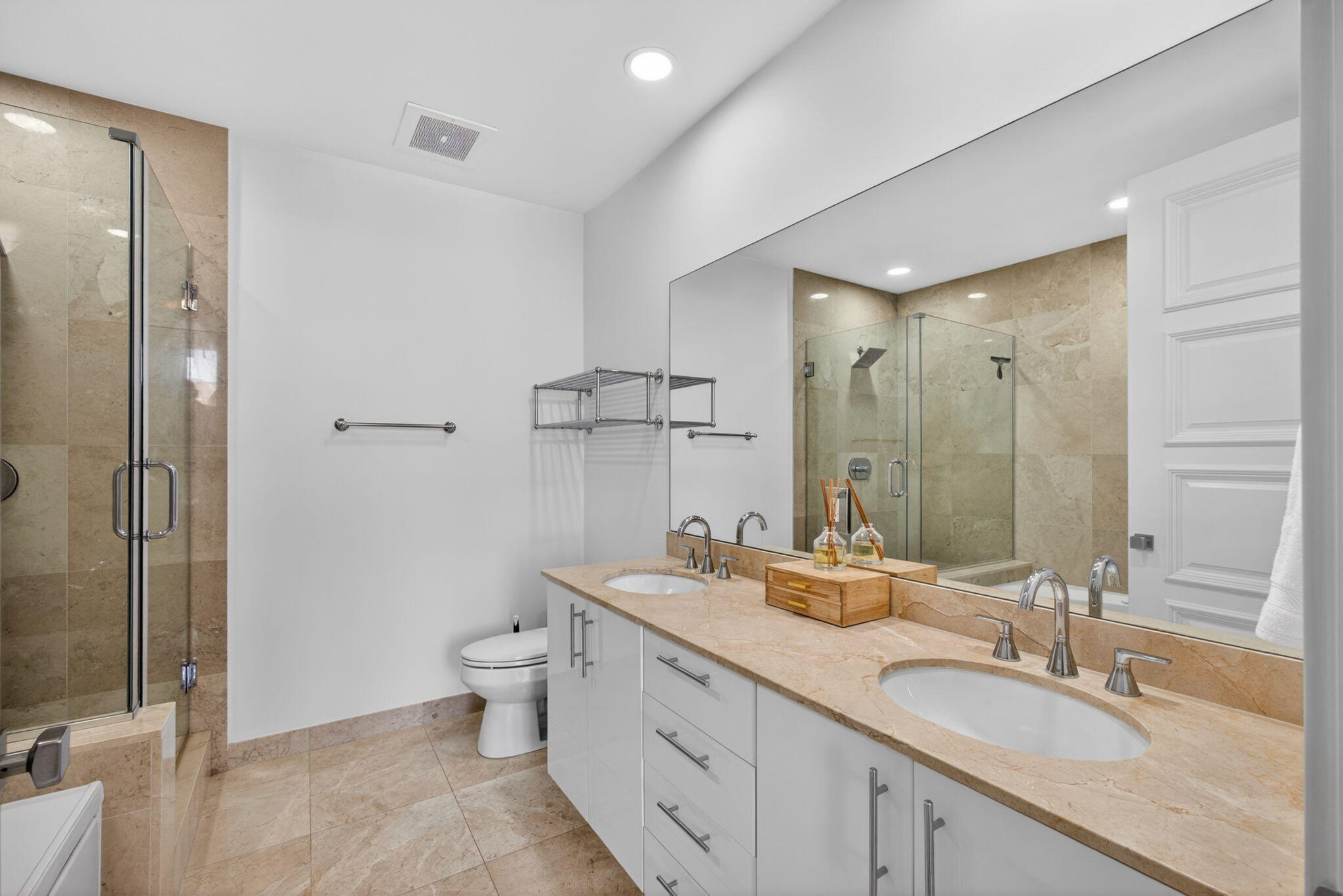 CITYPLACE SOUTH TOWER CONDO - Residential