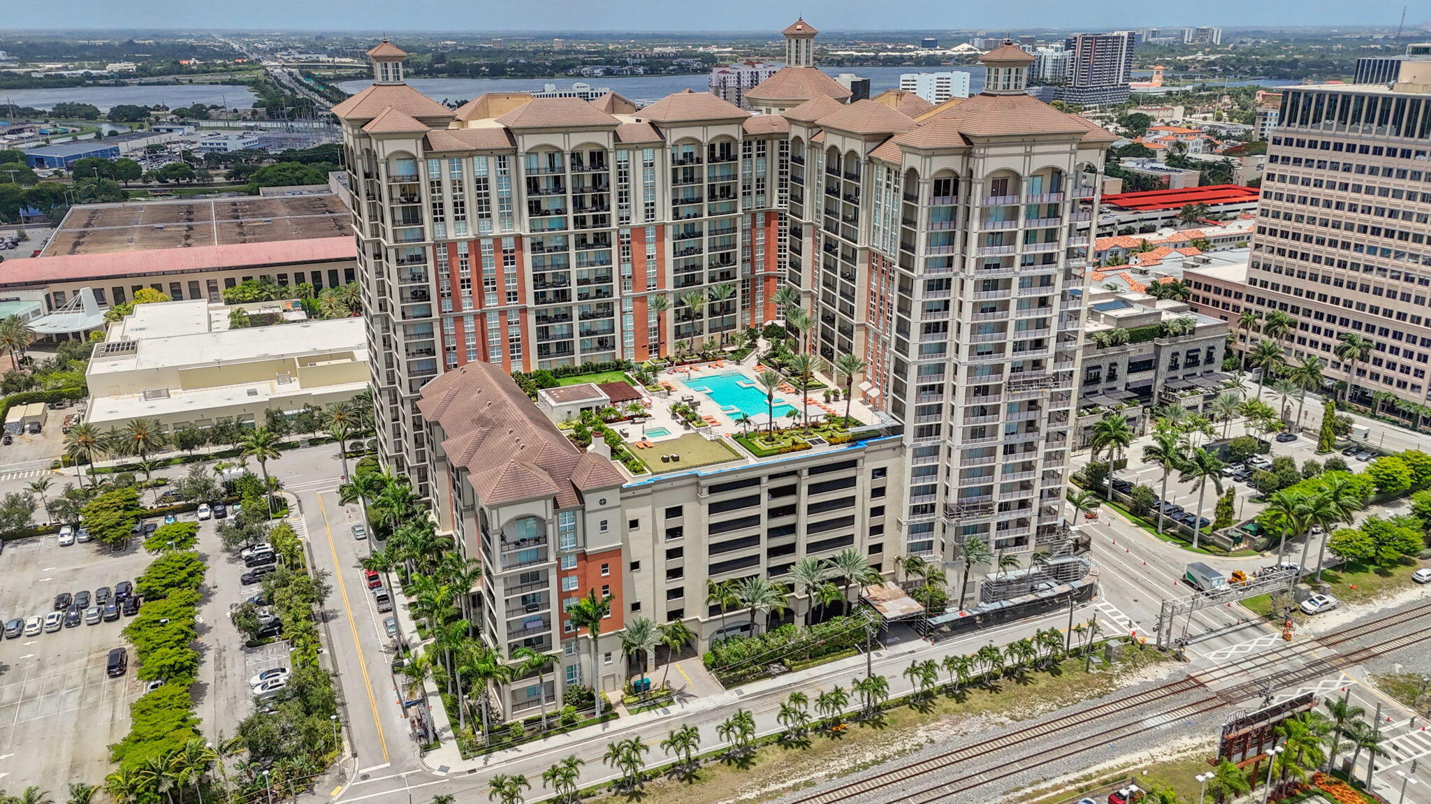 CITYPLACE SOUTH TOWER CONDO - Residential