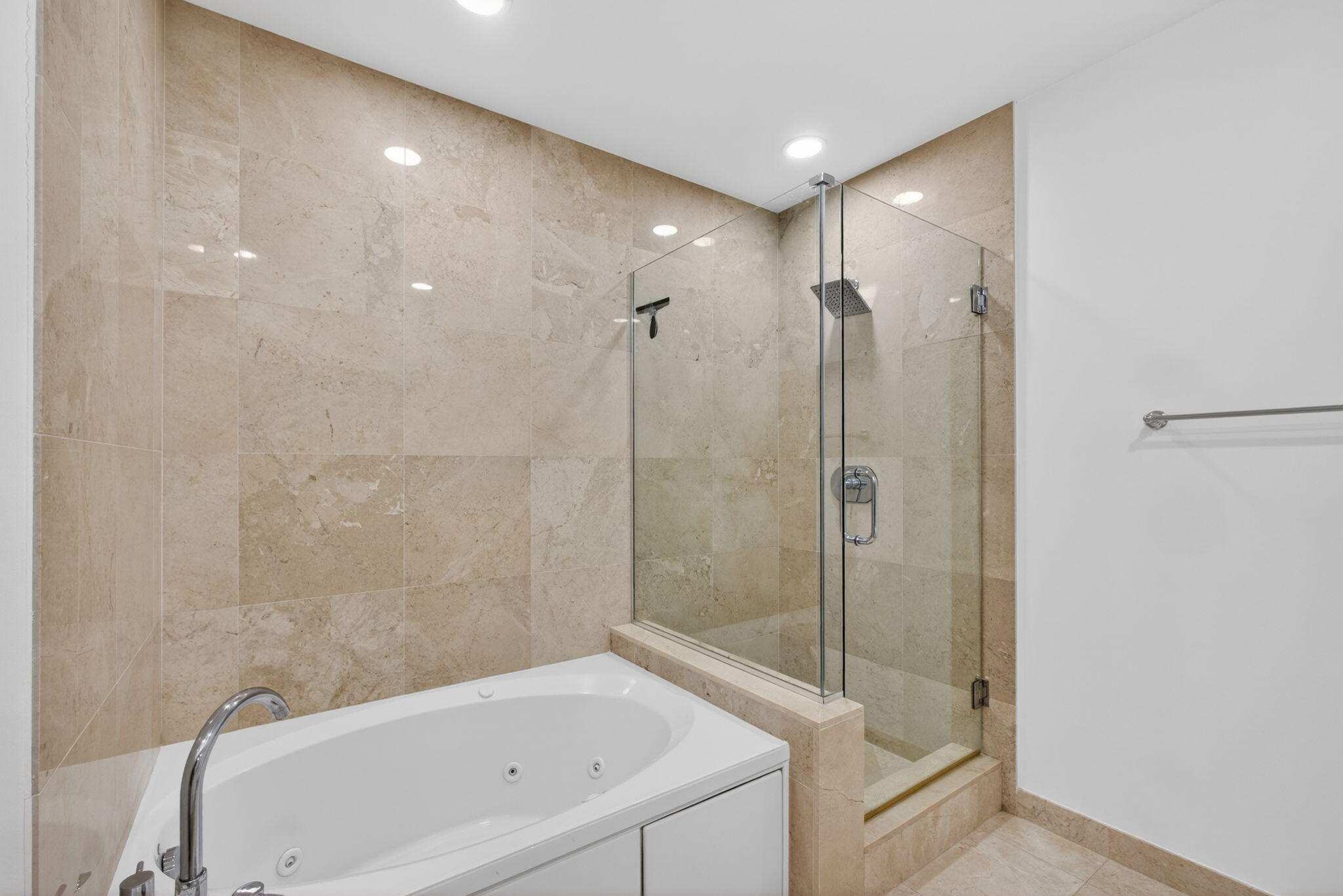CITYPLACE SOUTH TOWER CONDO - Residential