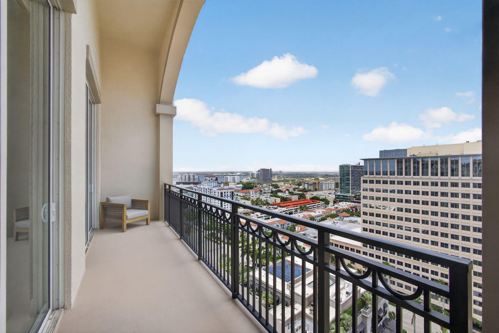 CITYPLACE SOUTH TOWER CONDO - Residential