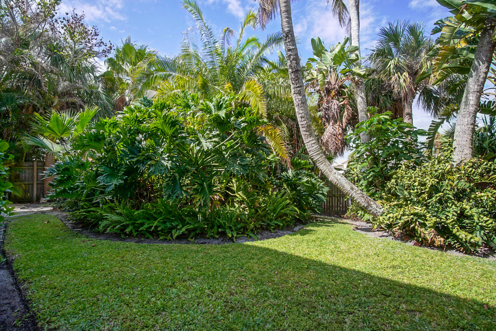 PALM HAVEN SUBDIVISION - Residential Income