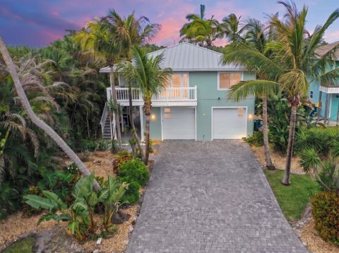 Photo of 413 Hernando Street, Fort Pierce, FL 34949 (MLS # B26017105)