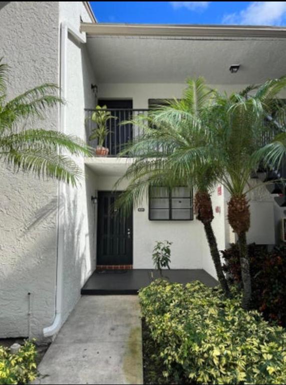 VILLAS AT MEADOW LAKES CONDO - Residential