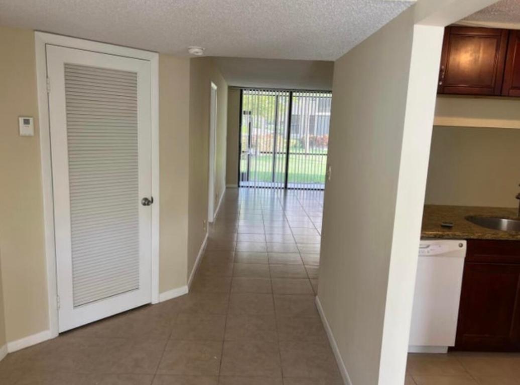 VILLAS AT MEADOW LAKES CONDO - Residential