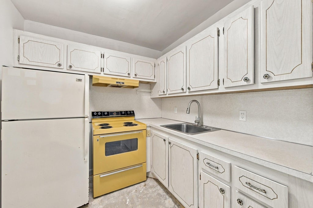 Photo of 62 OAKRIDGE E #62, Deerfield Beach, FL 33442 (MLS # B26089917)
