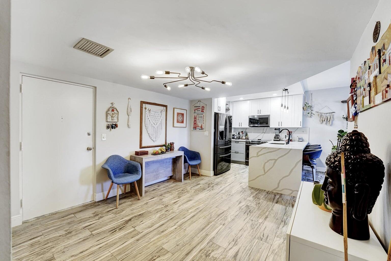 BOCA PALMS CONDO TR B - Residential