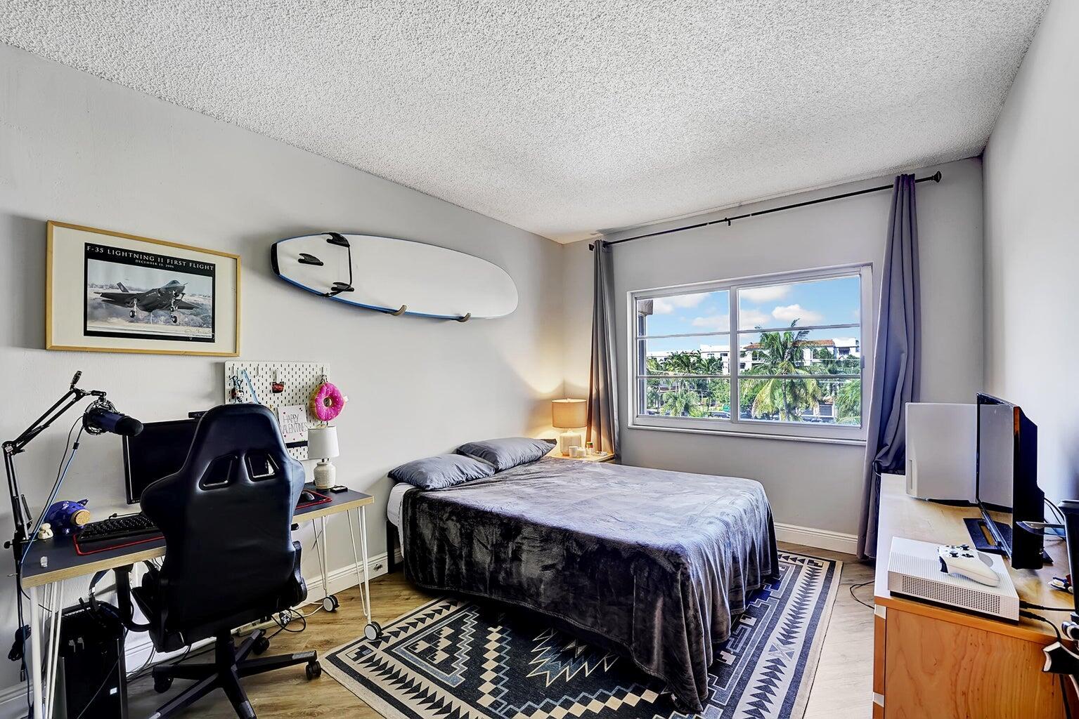 BOCA PALMS CONDO TR B - Residential