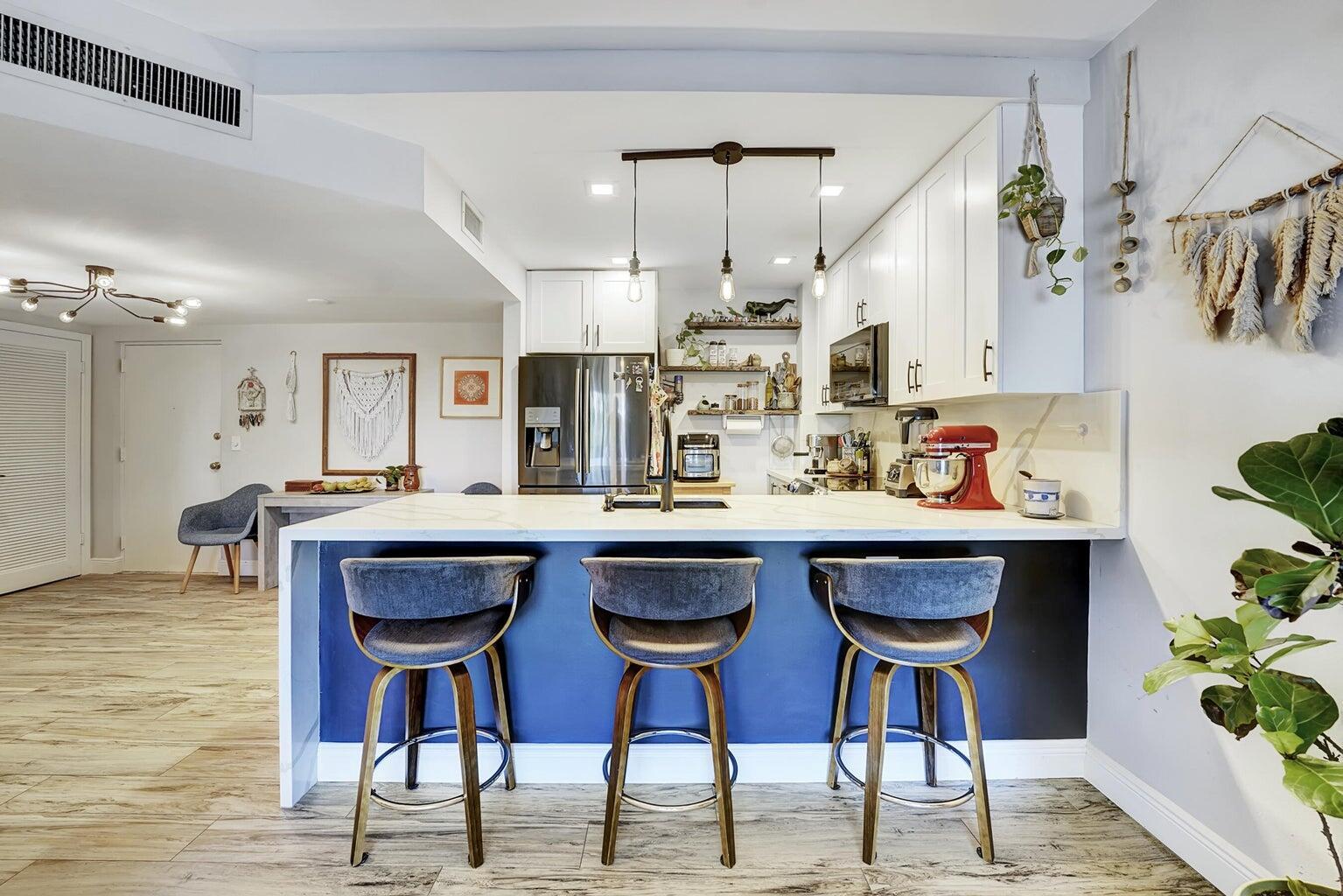 BOCA PALMS CONDO TR B - Residential