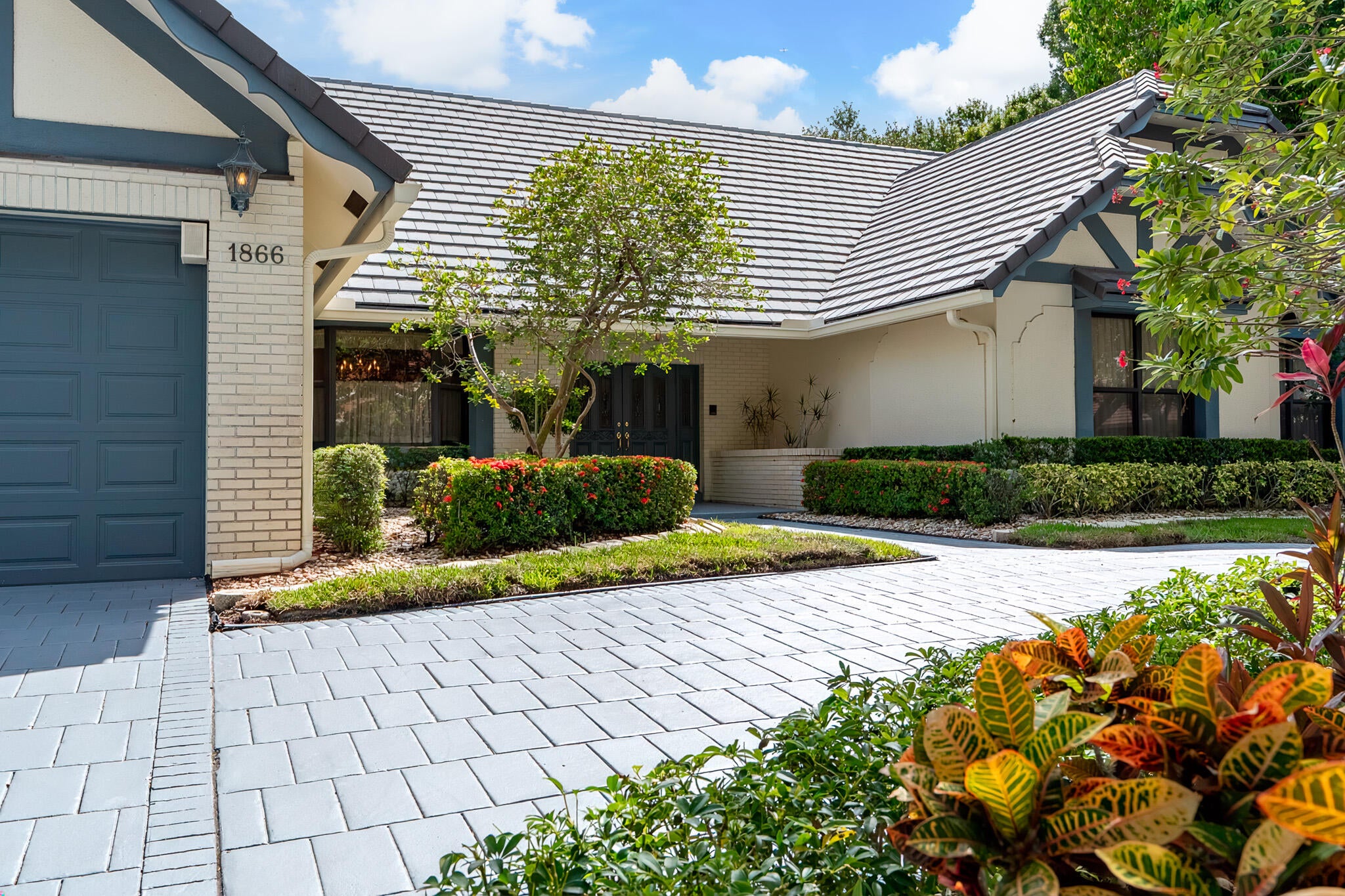 1866 Colonial Drive