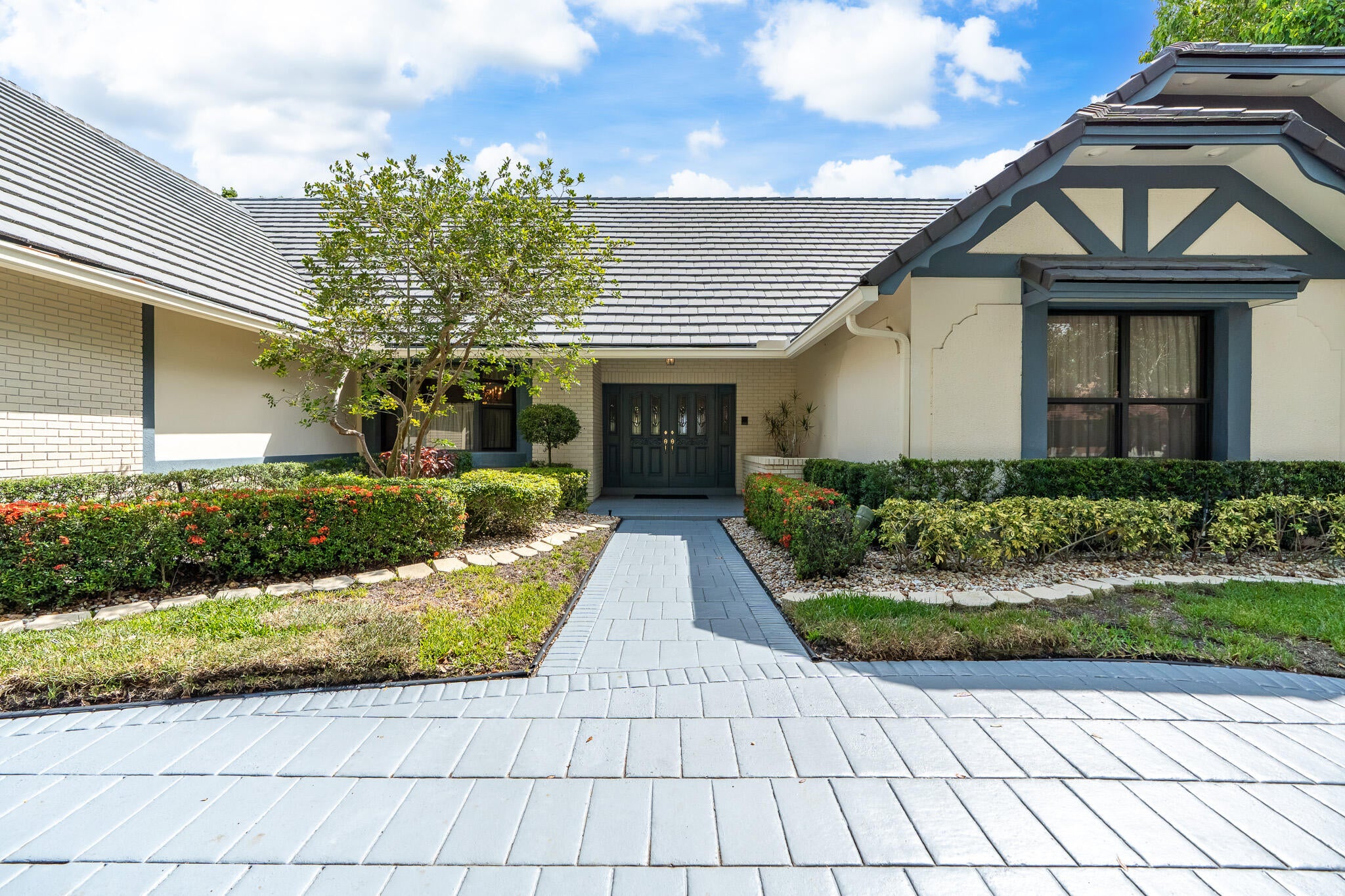 1866 Colonial Drive