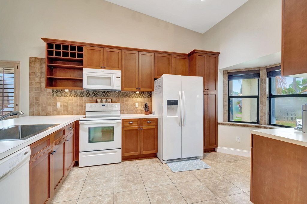 Photo of 11 Verwood Way, Boynton Beach, FL 33426 (MLS # R11012921)