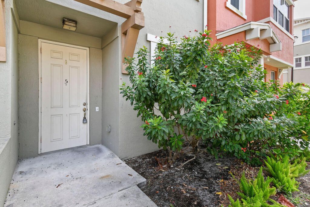 Photo of 433 Amador Lane #5, West Palm Beach, FL 33401 (MLS # R11155940)