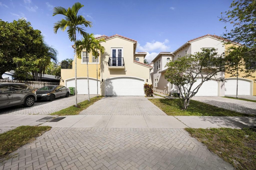 Photo of 2309 SW 18th Avenue #2309, Fort Lauderdale, FL 33315 (MLS # F10435656)