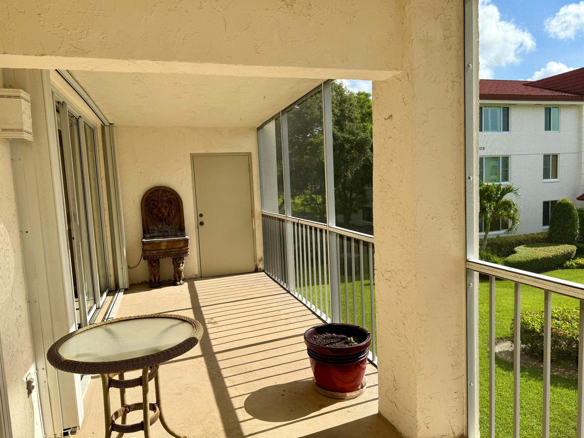 HALF MOON BAY CONDO - Residential Lease